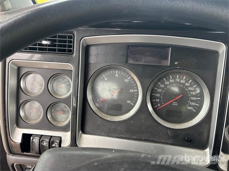 Kenworth T800 6x4 Cab and Chassis (Inoperable) Kabinen