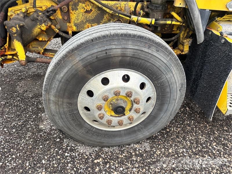 Kenworth T800 6x4 Cab and Chassis (Inoperable) Kabinen