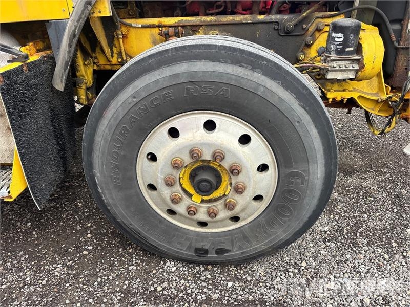 Kenworth T800 6x4 Cab and Chassis (Inoperable) Kabinen