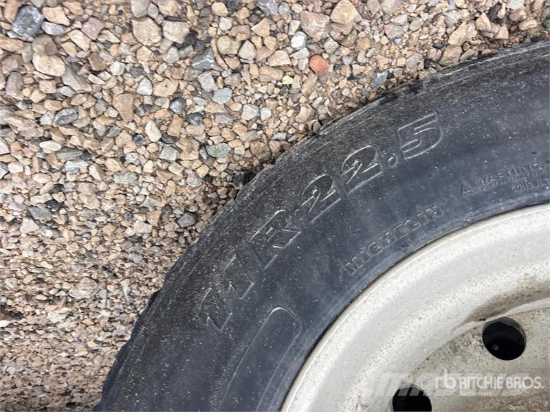Kenworth T800 6x4 Cab and Chassis (Inoperable) Kabinen