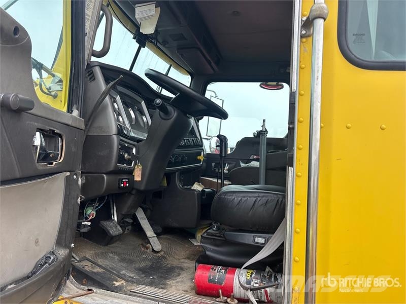 Kenworth T800 6x4 Cab and Chassis (Inoperable) Kabinen