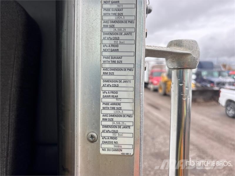 Kenworth T800 6x4 Cab and Chassis Kabine i unutrašnjost