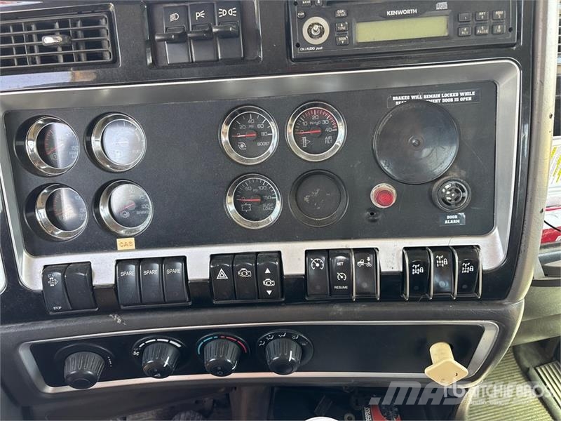 Kenworth T800 6x4 Cab and Chassis (Inoperable) Cabine en interieur