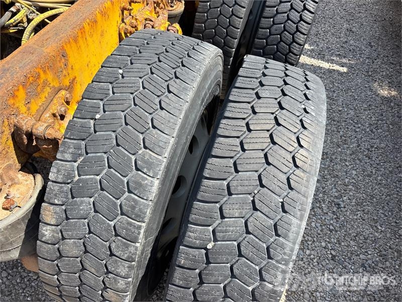 Kenworth T800 6x4 Cab and Chassis (Inoperable) Cabine en interieur