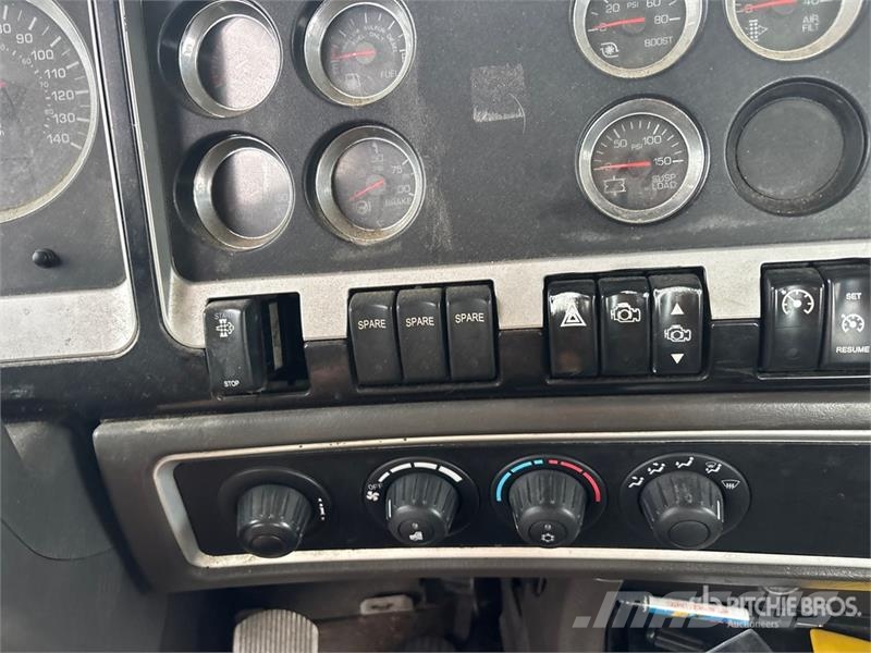 Kenworth T800 6x4 Cab and Chassis (Inoperable) Kabinen