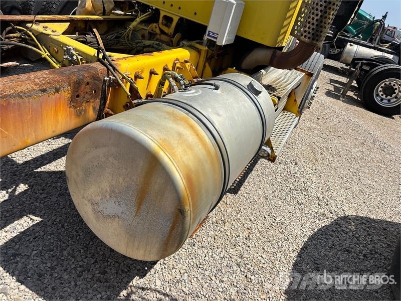 Kenworth T800 6x4 Cab and Chassis (Inoperable) Cabine en interieur