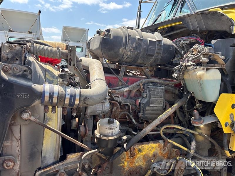 Kenworth T800 6x4 Cab and Chassis (Inoperable) Cabine en interieur