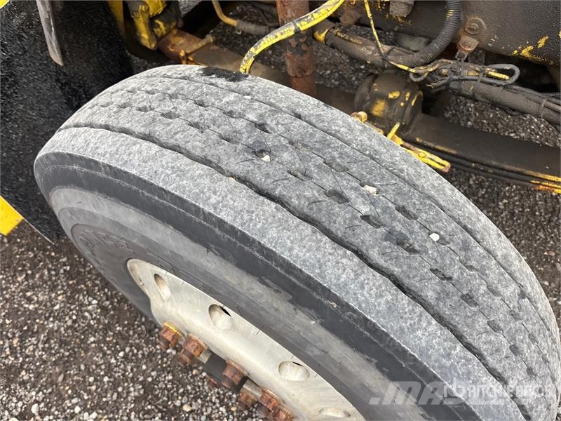Kenworth T800 6x4 Cab and Chassis (Inoperable) Kabinen