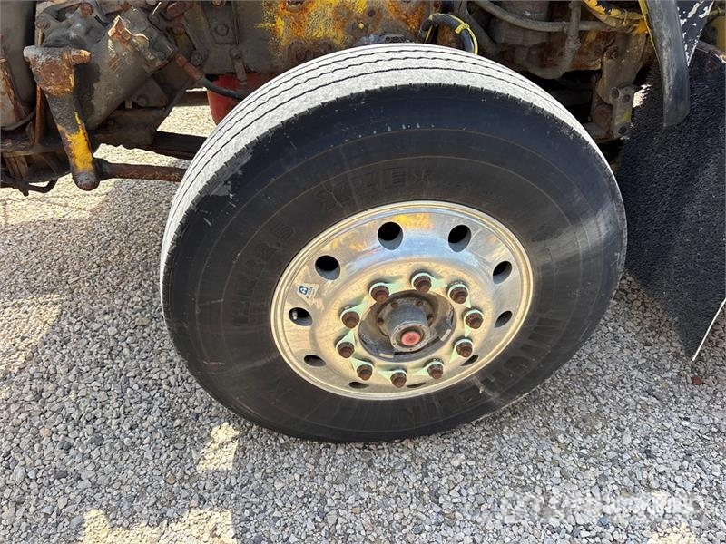 Kenworth T800 6x4 Cab and Chassis (Inoperable) Cabine en interieur
