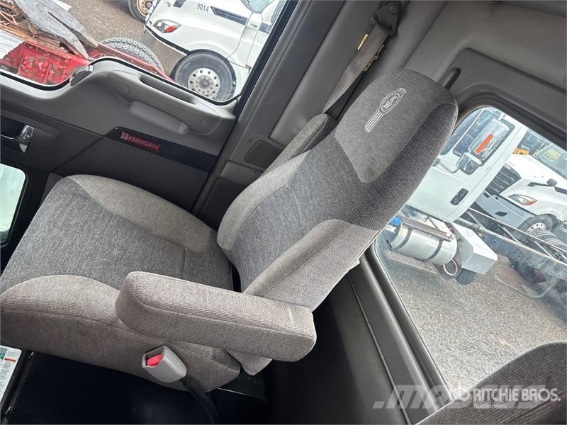 Kenworth T800 6x4 Cab and Chassis Kabine i unutrašnjost