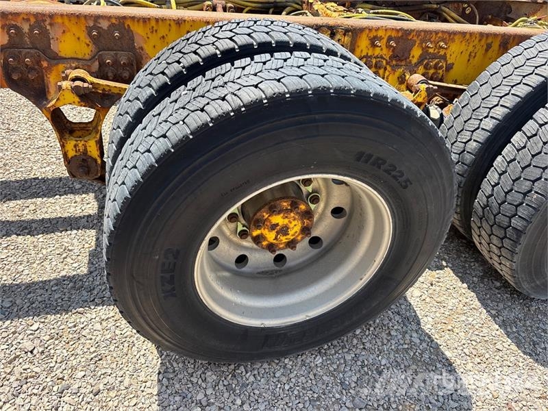 Kenworth T800 6x4 Cab and Chassis (Inoperable) Cabine en interieur