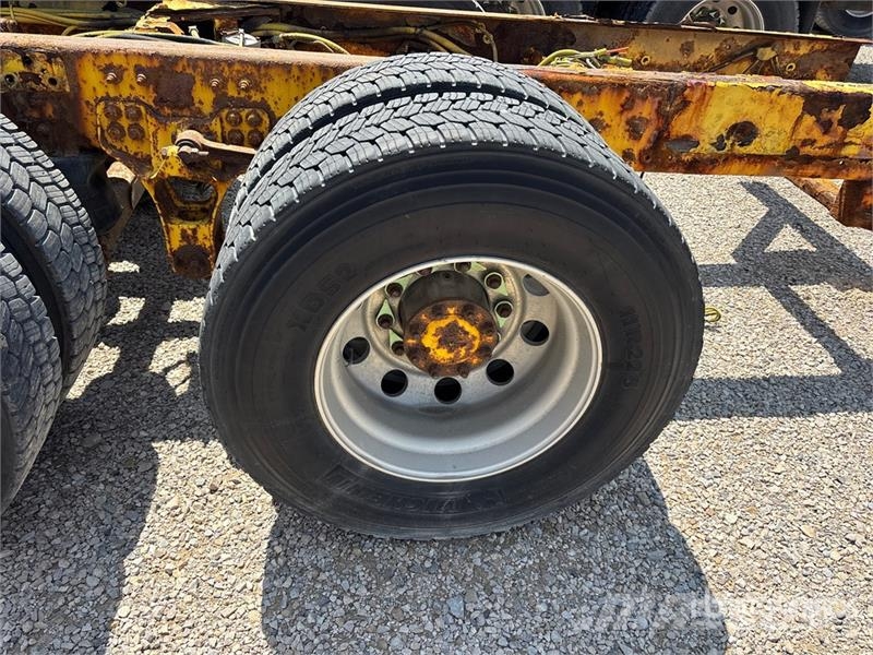 Kenworth T800 6x4 Cab and Chassis (Inoperable) Cabine en interieur