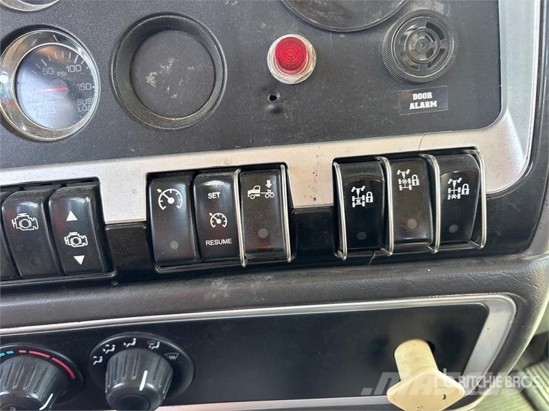 Kenworth T800 6x4 Cab and Chassis (Inoperable) Cabine en interieur