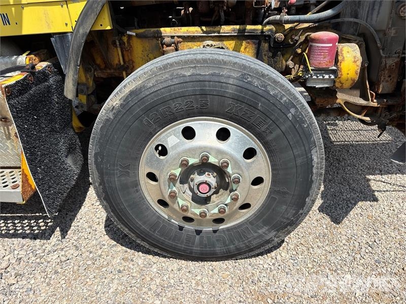 Kenworth T800 6x4 Cab and Chassis (Inoperable) Cabine en interieur