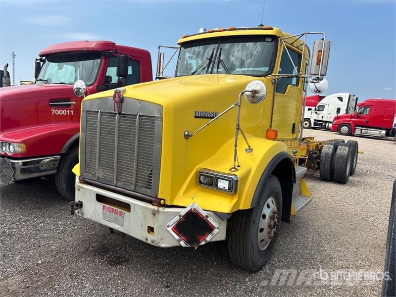 Kenworth T800 6x4 Cab and Chassis (Inoperable) Kabinen