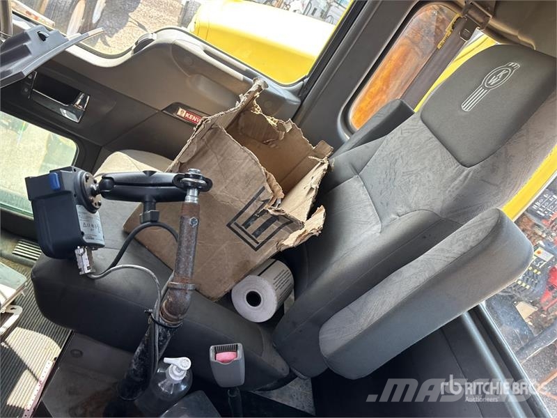 Kenworth T800 6x4 Cab and Chassis (Inoperable) Cabine en interieur