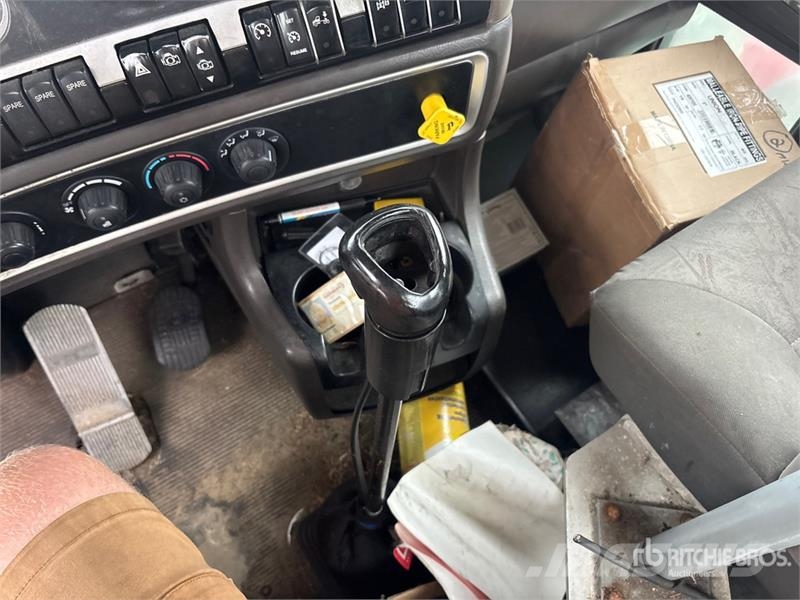 Kenworth T800 6x4 Cab and Chassis (Inoperable) Kabinen