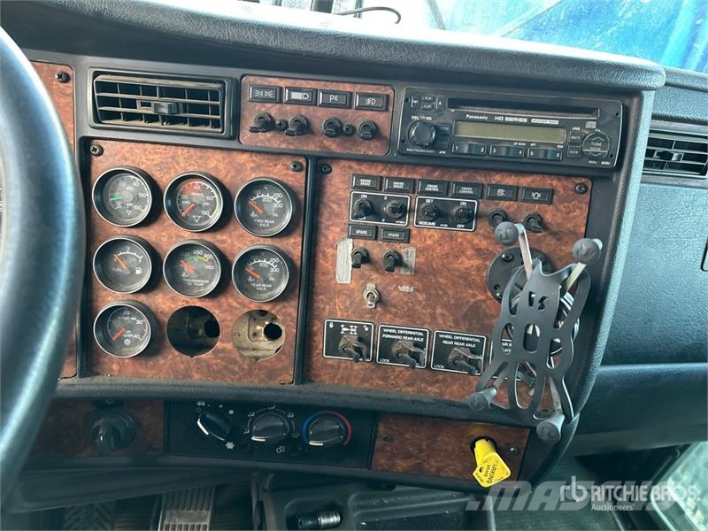 Kenworth T800 6x4 Van Truck Furgons