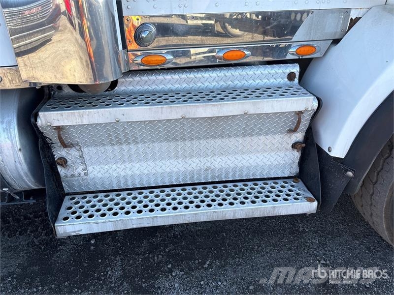 Kenworth T800 Sleeper Tow Truck Evakuators ar manipulatoru