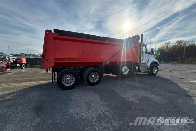 Kenworth T880 傾卸式卡車
