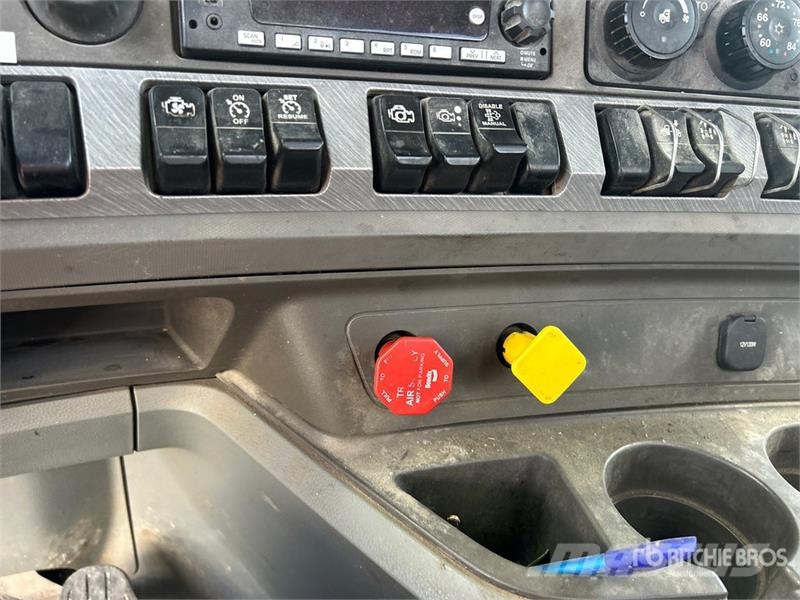 Kenworth T880 Vetopöytäautot