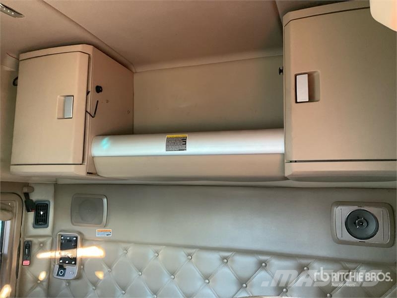 Kenworth T880 Tractor Units