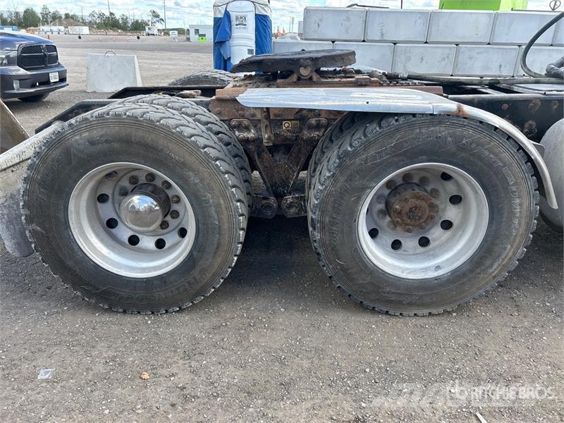 Kenworth T880 Vetopöytäautot