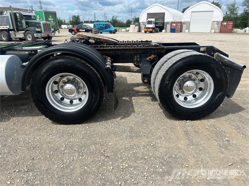 Kenworth T880 Vetopöytäautot