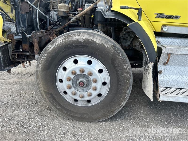 Kenworth T880 Vetopöytäautot