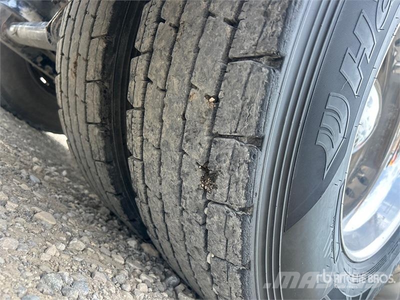 Kenworth T880 Vetopöytäautot