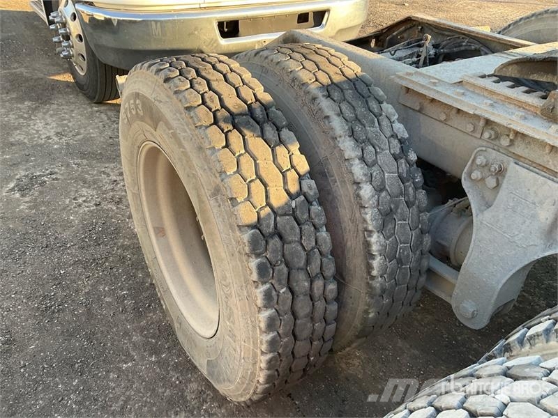 Kenworth T880 Tractor Units