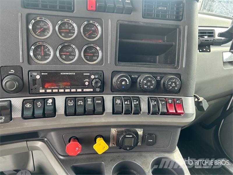Kenworth T880 Vetopöytäautot