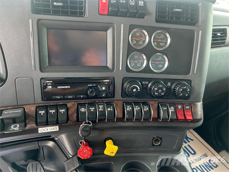 Kenworth T880 Vetopöytäautot