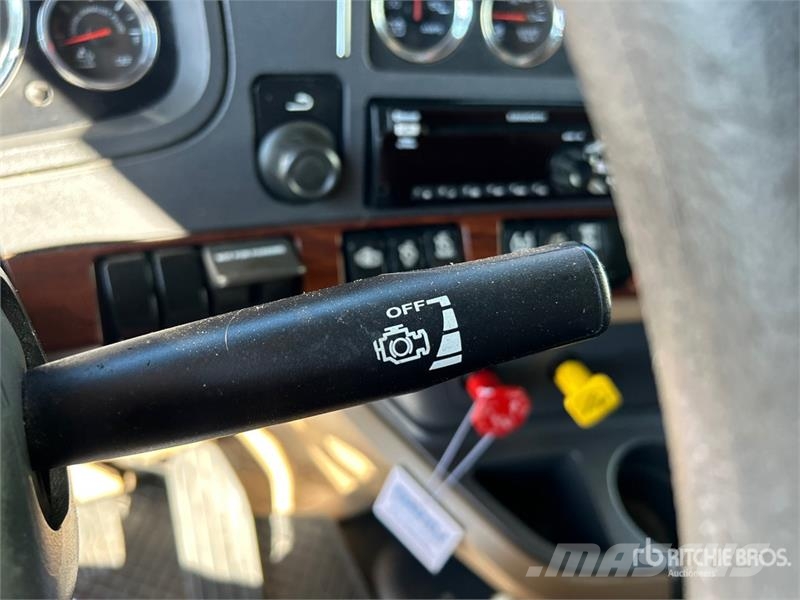 Kenworth T880 Vetopöytäautot