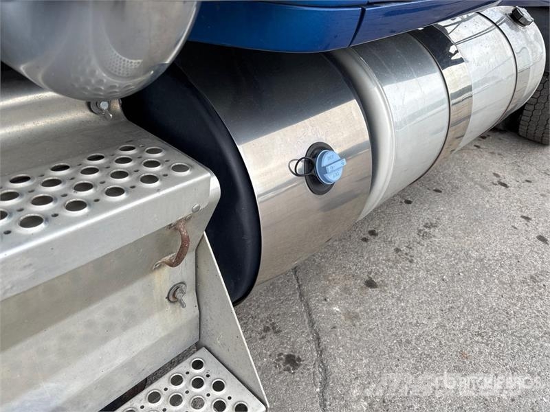 Kenworth T880 Sadulveokid