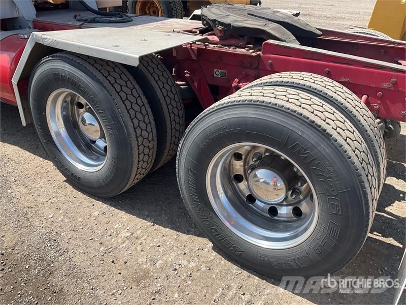 Kenworth T880 Vetopöytäautot