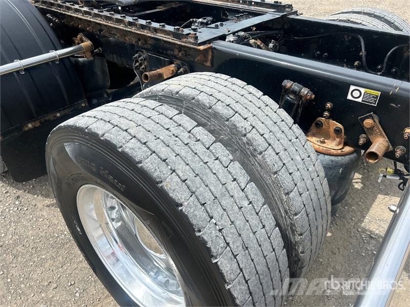 Kenworth T880 Vetopöytäautot