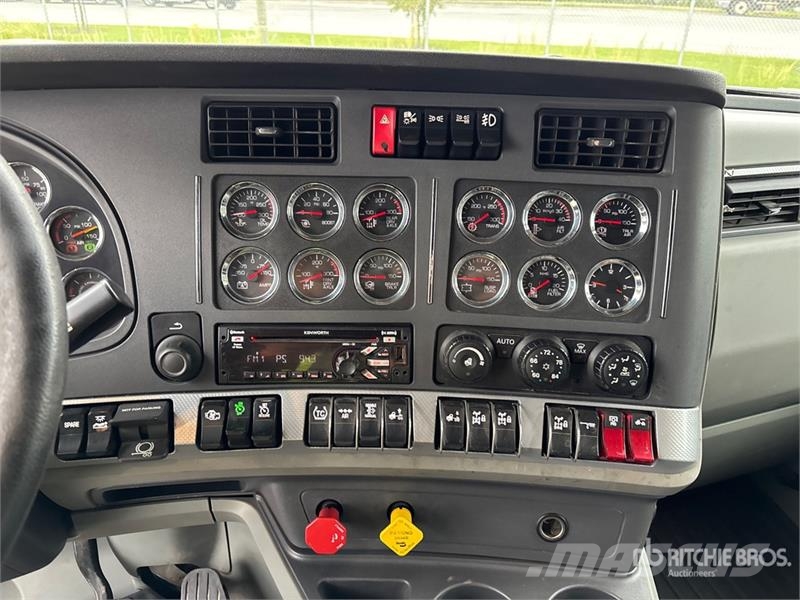 Kenworth T880 Sadulveokid