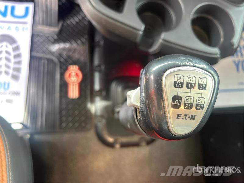 Kenworth T880 Vetopöytäautot