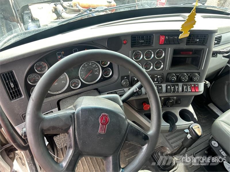 Kenworth T880 Vetopöytäautot