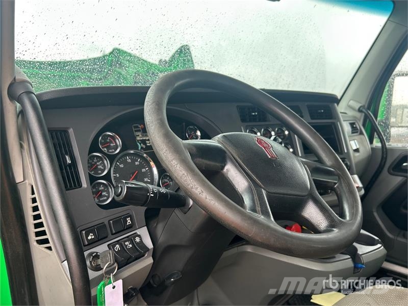 Kenworth T880 Trekkers