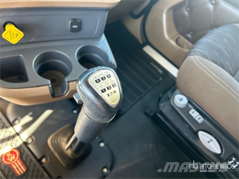 Kenworth T880 Vetopöytäautot