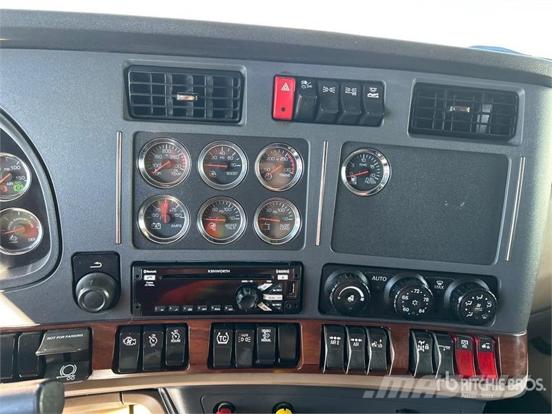 Kenworth T880 Vetopöytäautot