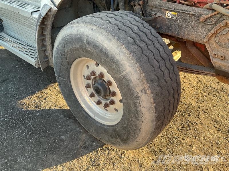 Kenworth T880 Tractor Units