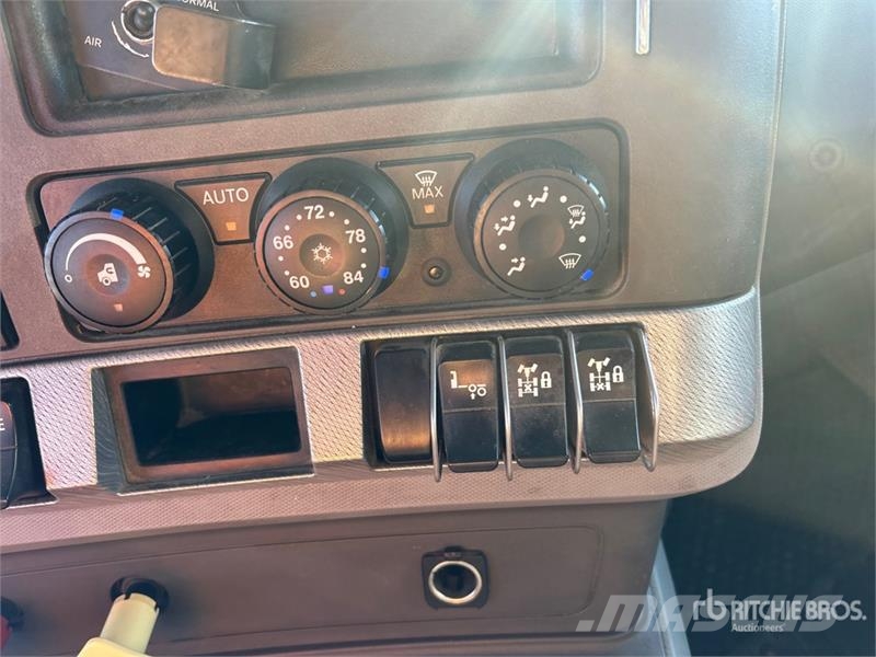 Kenworth T880 Pašizgāzējs
