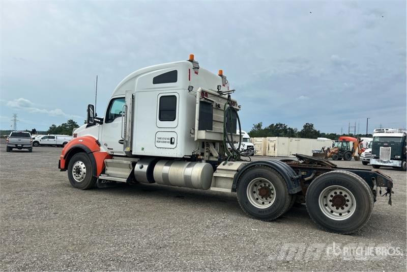 Kenworth T880 Vetopöytäautot
