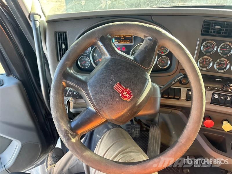 Kenworth T880 Pašizgāzējs