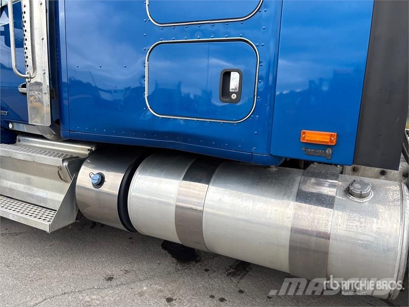 Kenworth T880 Sadulveokid