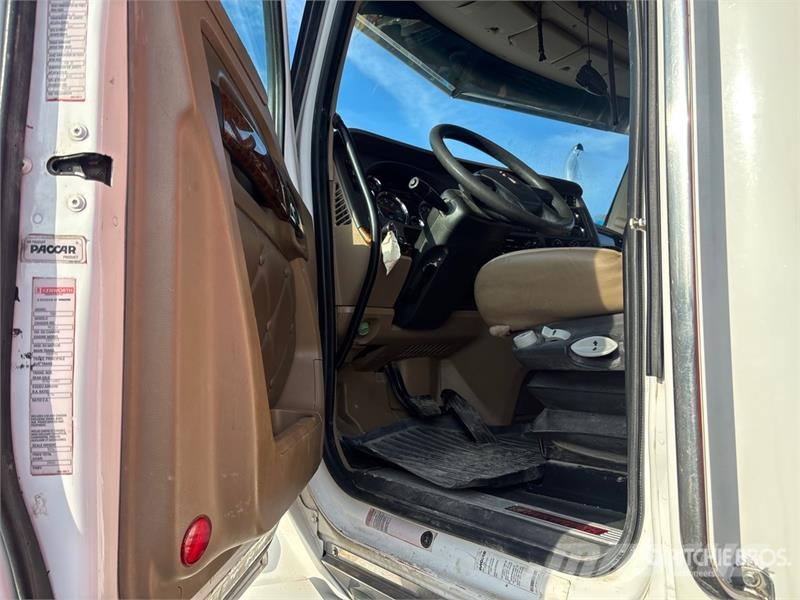 Kenworth T880 傾卸式卡車