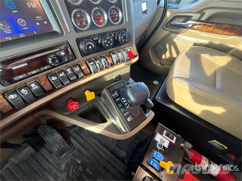 Kenworth T880 傾卸式卡車